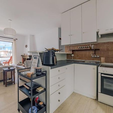Seaside Escape Apartment Saronida ภายนอก รูปภาพ